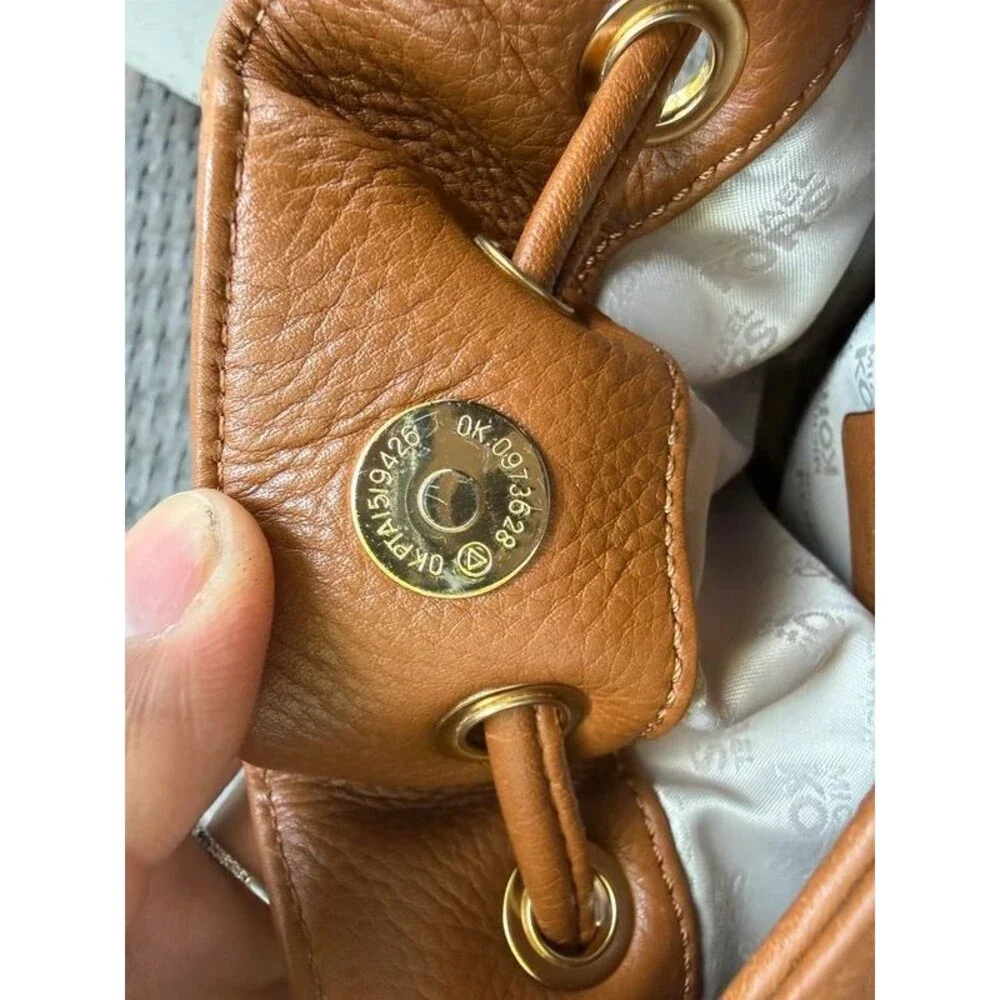 Michael Kors Jules Small Leather Bucket Crossbody Bag - Luggage Tan